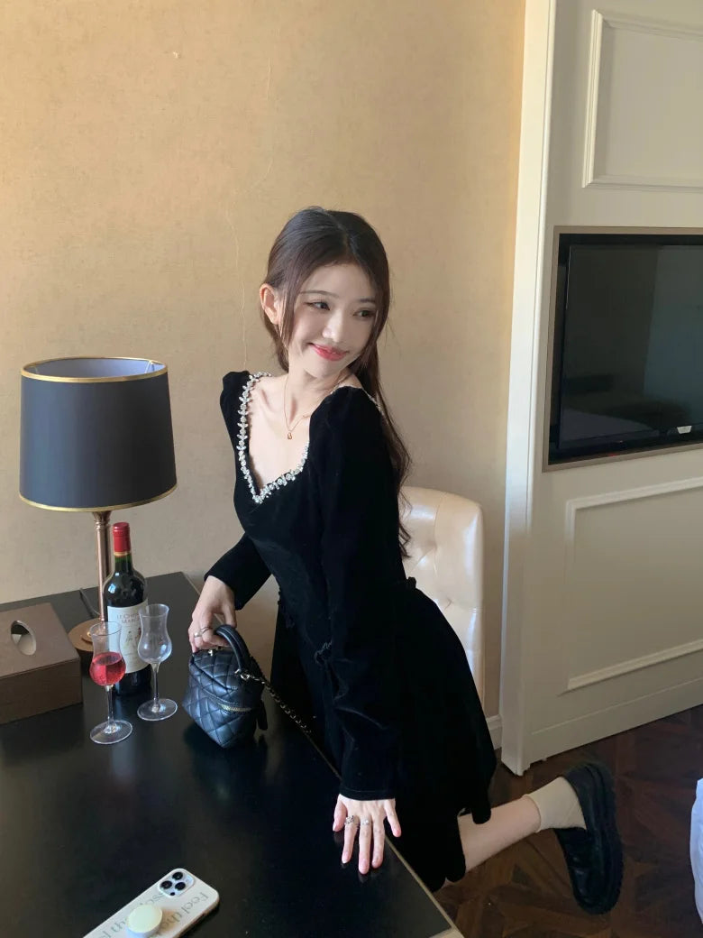 Vintage Evening Party Velvet Dresses for Woman Elegant Fashion Wedding Birthday Prom Long Sleeves Female Clothing Black Robe