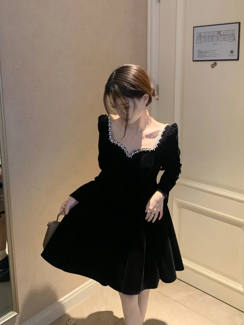 Vintage Evening Party Velvet Dresses for Woman Elegant Fashion Wedding Birthday Prom Long Sleeves Female Clothing Black Robe