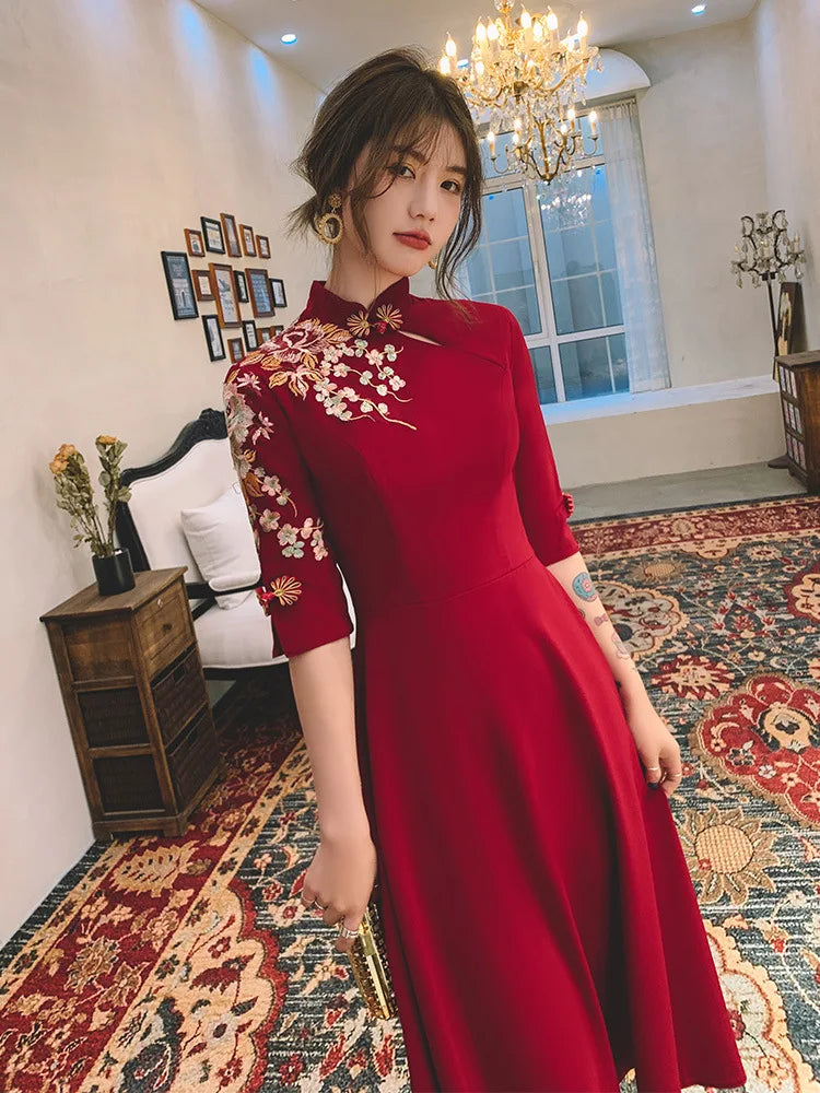 1pcs/lot Chinese Lady Cheongsam Embroidery Floral Mandarin Collar Qipao Vintage Button Half Sleeve A-Line Wedding Dress - Seprincess