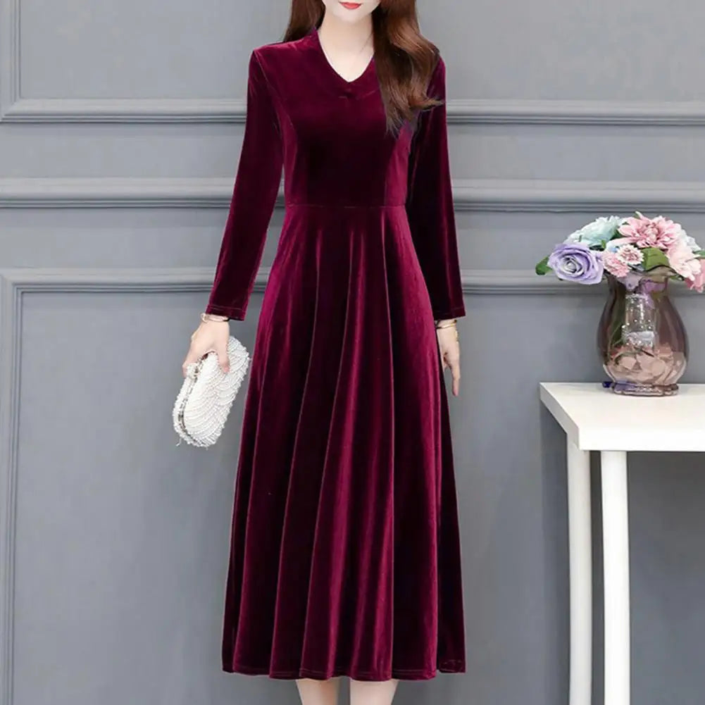 Velvet Vintage Women Maxi Dress OL Style Oversize Round Neck Long Sleeves Evening Dress 	Slim Fit Pleated Bodycon Prom Dress - Seprincess