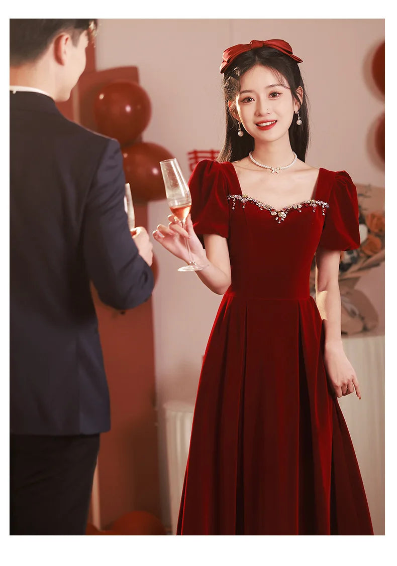 Chinese Traditional Red Cheongsams Wedding Dresses Short-sleeved Engagement Temperament Dress Back Door Qipao Banquet Dress - Seprincess