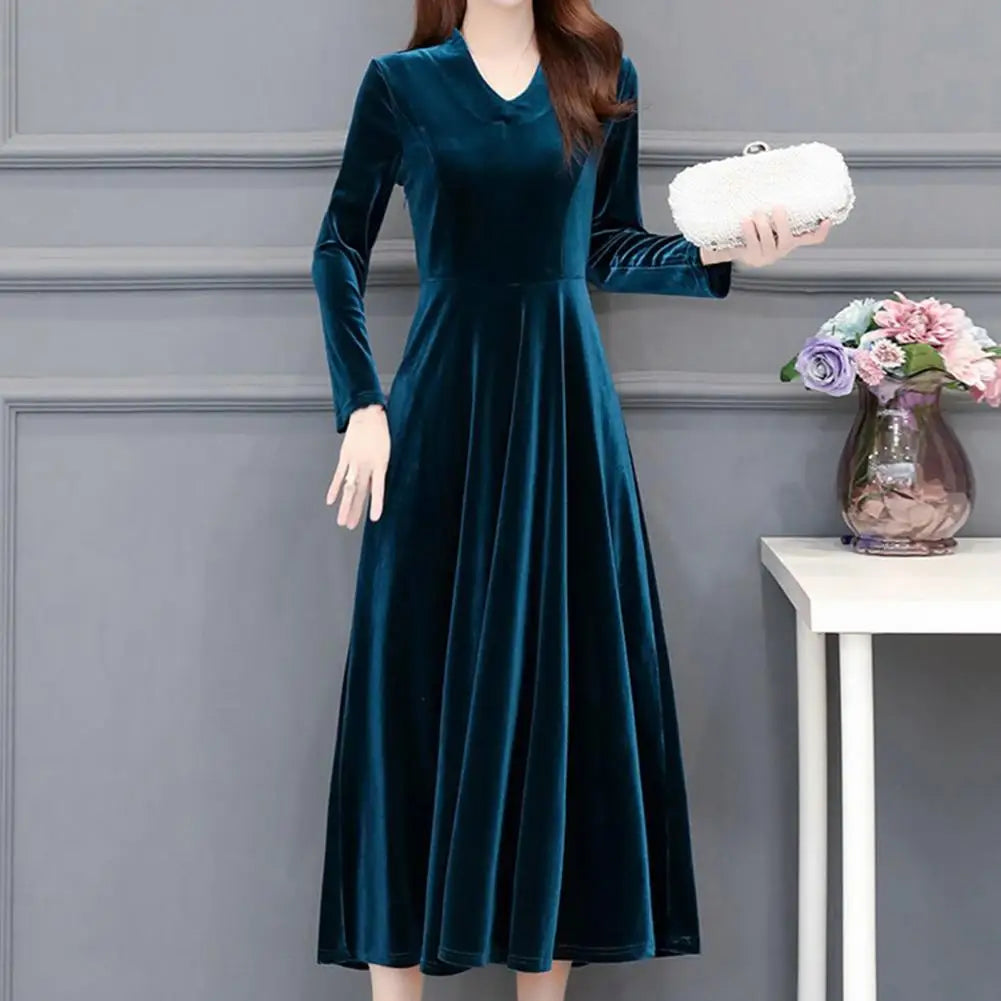 Velvet Vintage Women Maxi Dress OL Style Oversize Round Neck Long Sleeves Evening Dress 	Slim Fit Pleated Bodycon Prom Dress - Seprincess