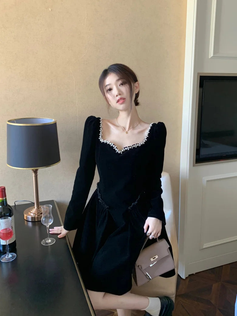 Vintage Evening Party Velvet Dresses for Woman Elegant Fashion Wedding Birthday Prom Long Sleeves Female Clothing Black Robe