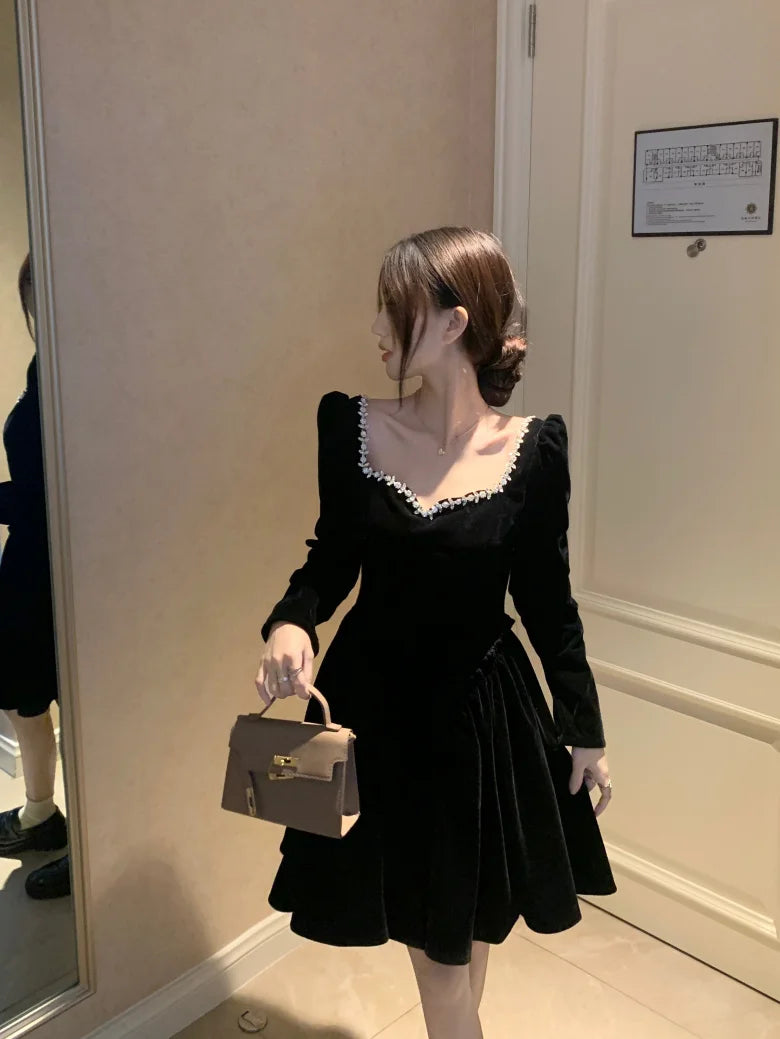 Vintage Evening Party Velvet Dresses for Woman Elegant Fashion Wedding Birthday Prom Long Sleeves Female Clothing Black Robe