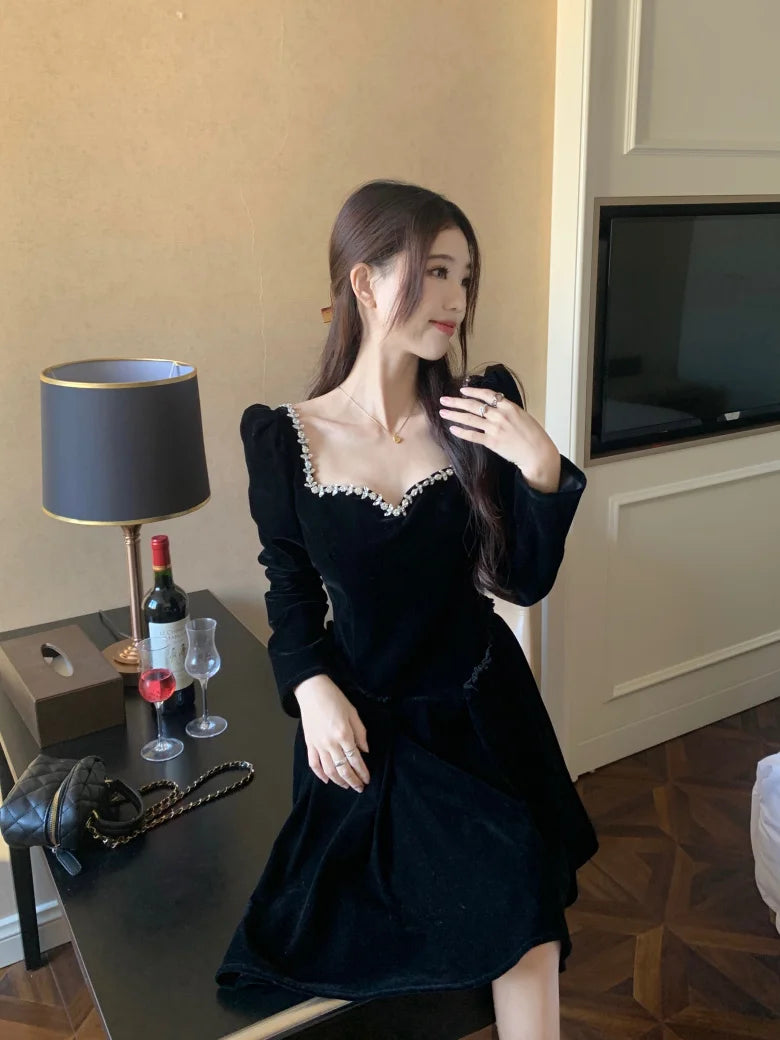 Vintage Evening Party Velvet Dresses for Woman Elegant Fashion Wedding Birthday Prom Long Sleeves Female Clothing Black Robe