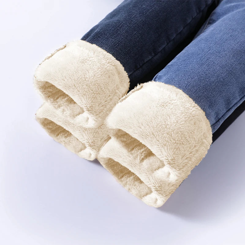 New Women Thermal Jeans Winter Snow Warm Plush Stretch Jeans Lady Skinny Thicken Students Denim Pants Fleece Mom Fur Trousers