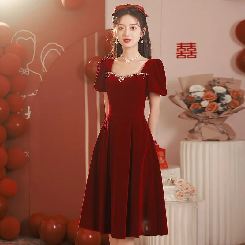 Chinese Traditional Red Cheongsams Wedding Dresses Short-sleeved Engagement Temperament Dress Back Door Qipao Banquet Dress - Seprincess