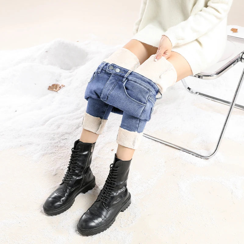 New Women Thermal Jeans Winter Snow Warm Plush Stretch Jeans Lady Skinny Thicken Students Denim Pants Fleece Mom Fur Trousers