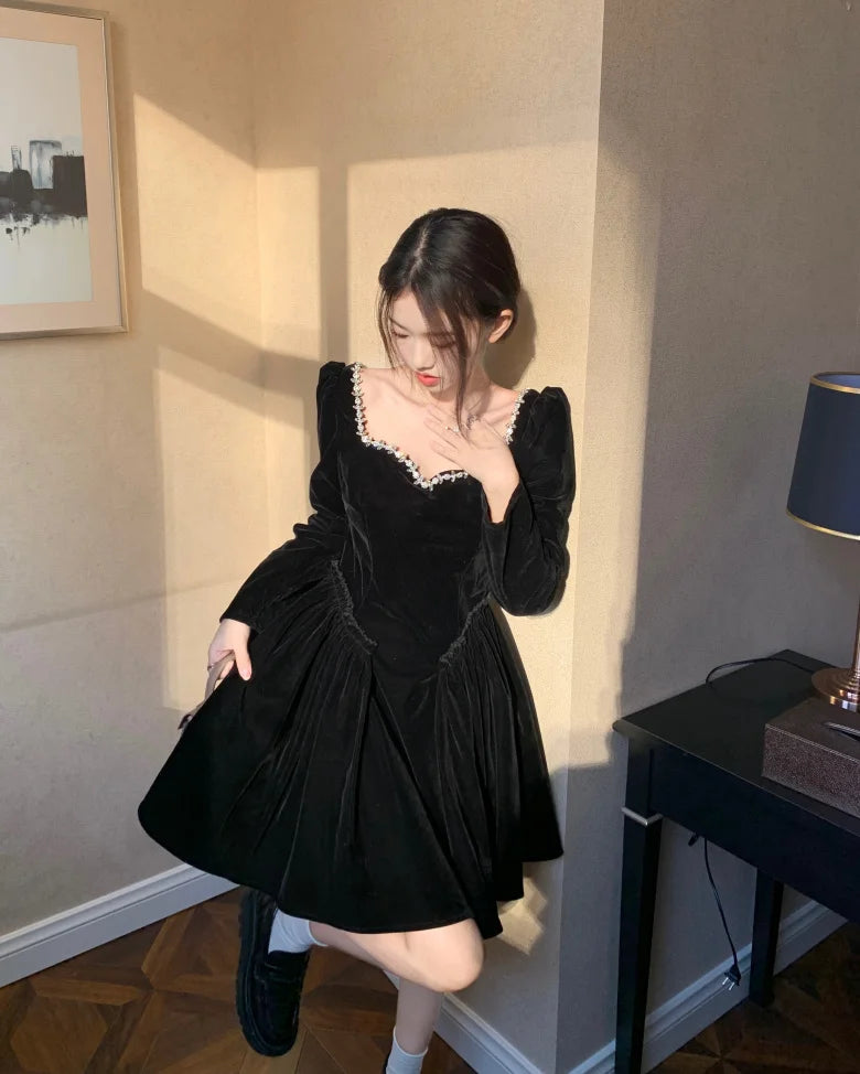 Vintage Evening Party Velvet Dresses for Woman Elegant Fashion Wedding Birthday Prom Long Sleeves Female Clothing Black Robe