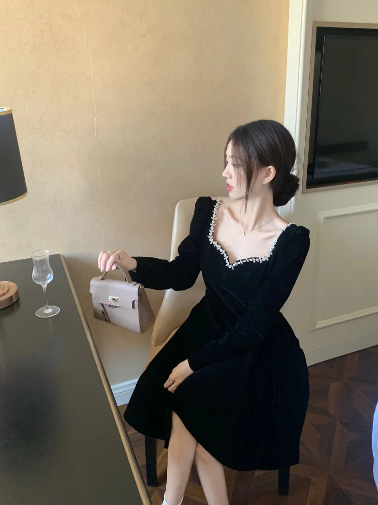 Vintage Evening Party Velvet Dresses for Woman Elegant Fashion Wedding Birthday Prom Long Sleeves Female Clothing Black Robe