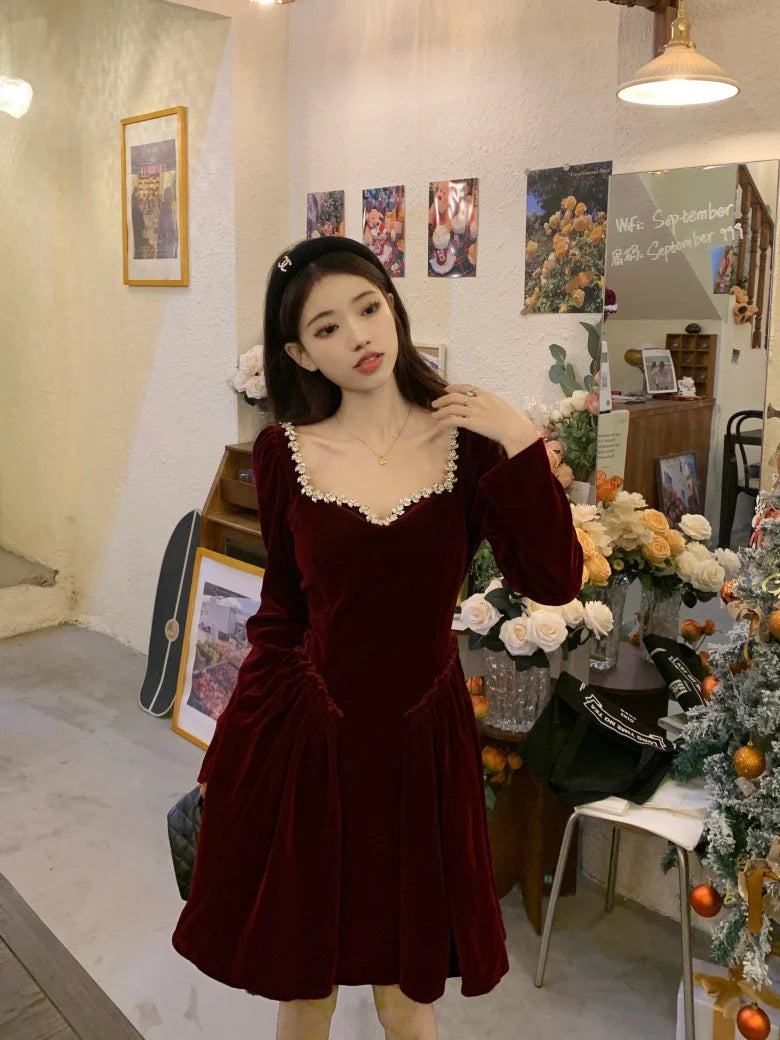 Vintage Evening Party Velvet Dresses for Woman Elegant Fashion Wedding Birthday Prom Long Sleeves Female Clothing Black Robe