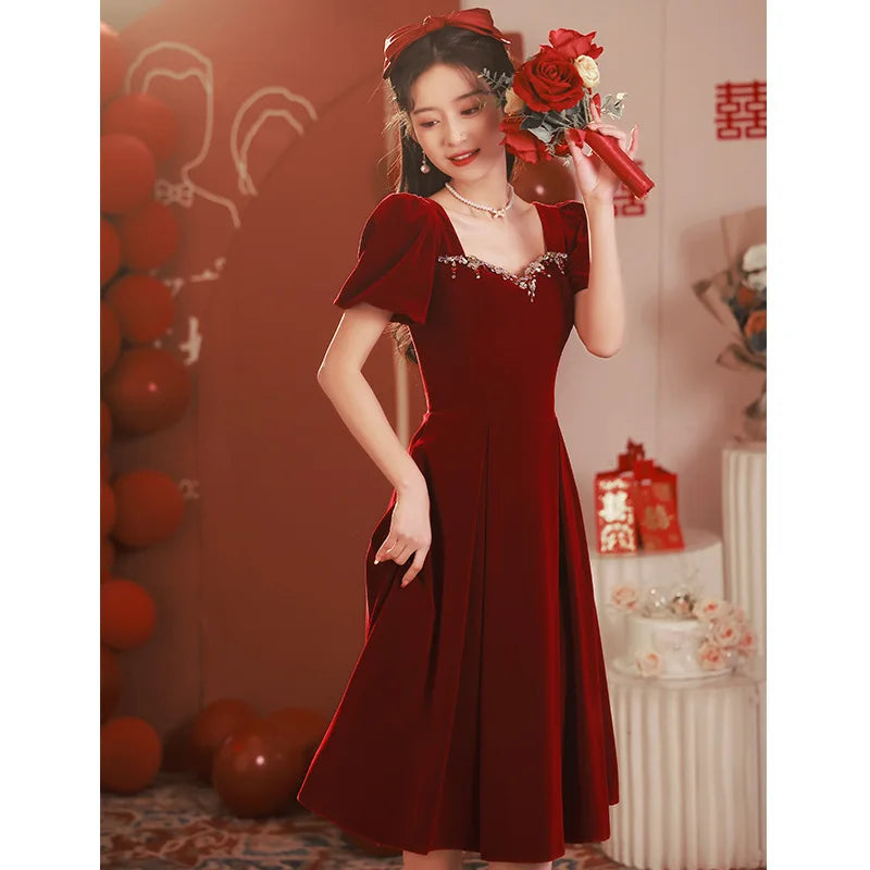 Chinese Traditional Red Cheongsams Wedding Dresses Short-sleeved Engagement Temperament Dress Back Door Qipao Banquet Dress - Seprincess