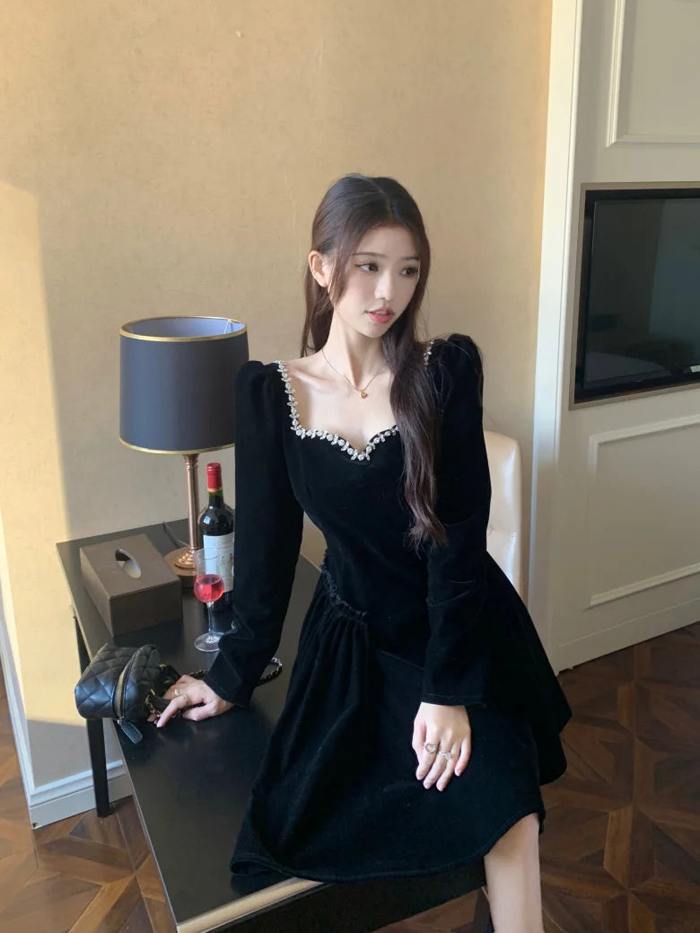 Vintage Evening Party Velvet Dresses for Woman Elegant Fashion Wedding Birthday Prom Long Sleeves Female Clothing Black Robe